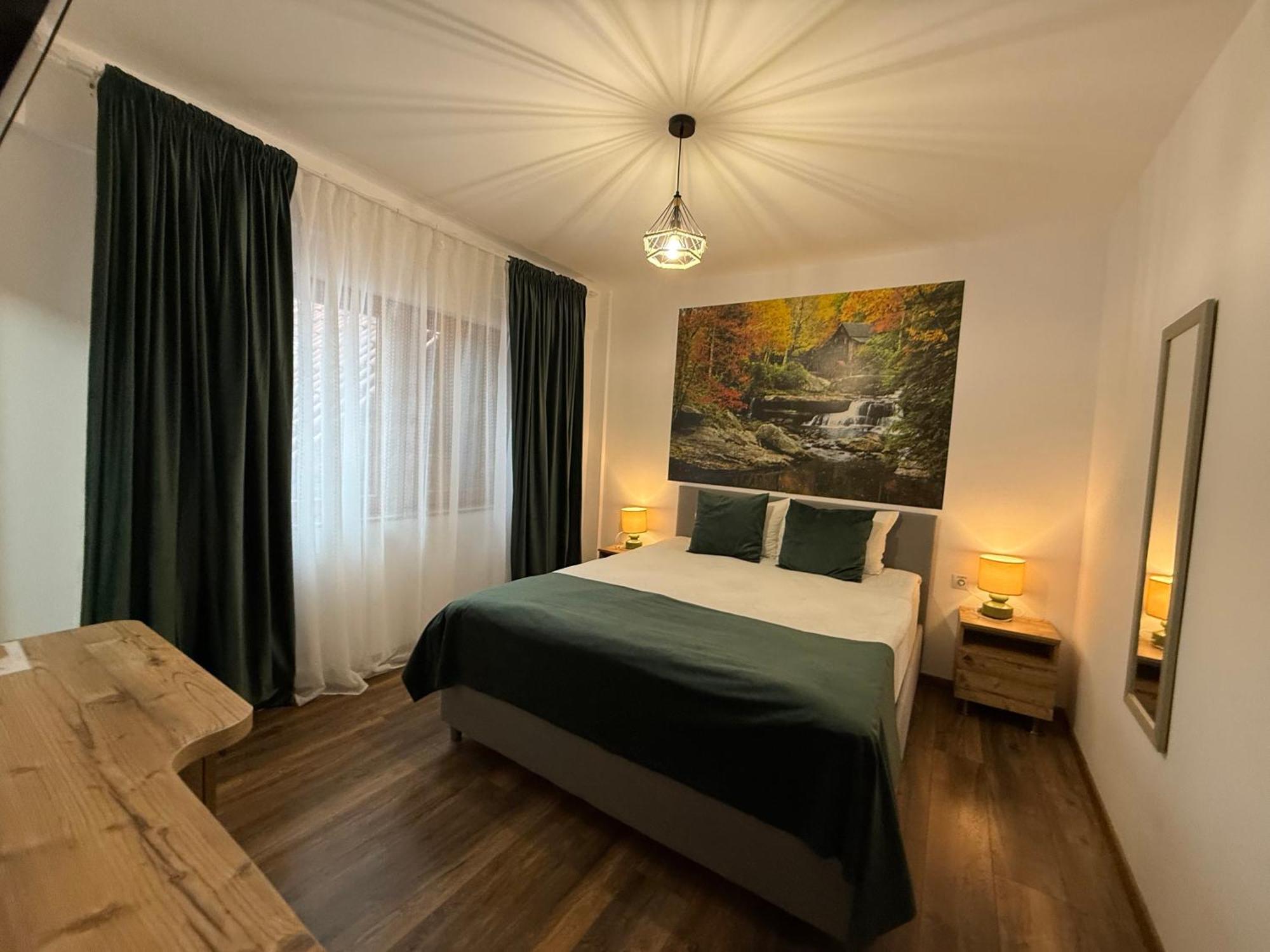 Conacul Radacinilor Hotel เปโตรชานิ ภายนอก รูปภาพ
